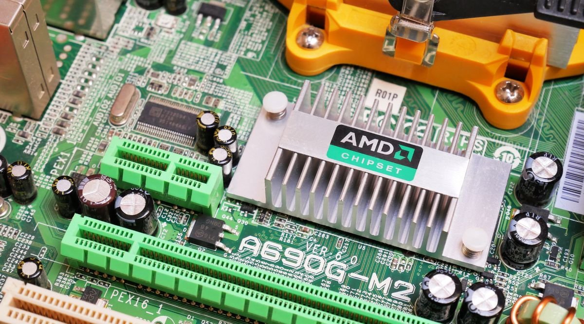 What Is a Motherboard Chipset? Complete Beginner Guide